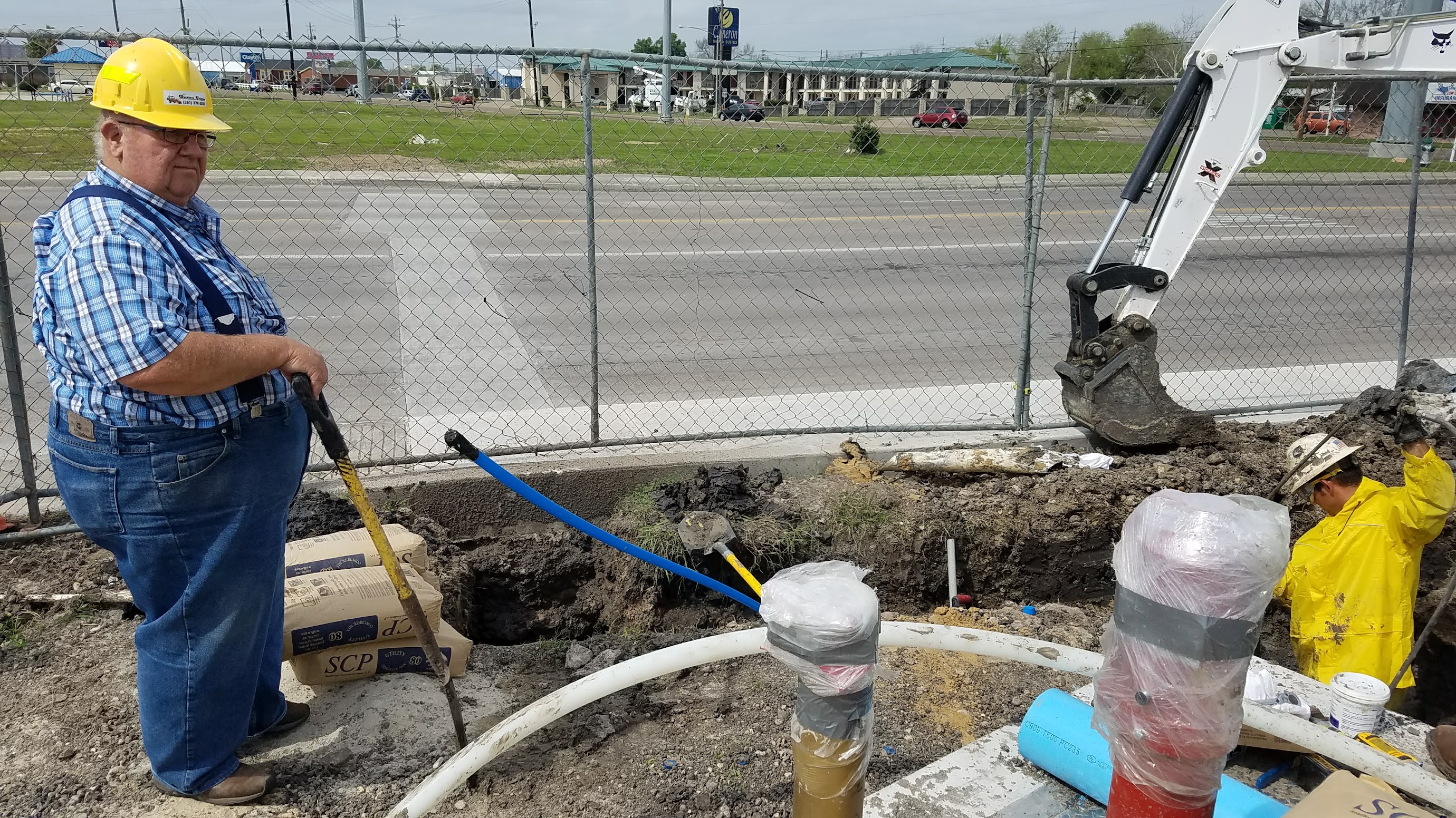 Geigle's Utilities crew working on permitted septic installation in Victoria, TX